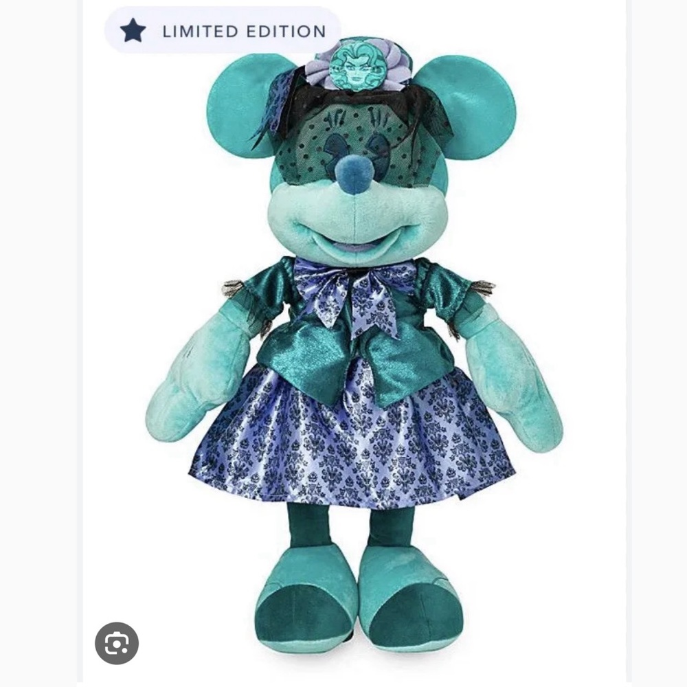 NWT Limited Edition Minnie Mouse Main Attraction Haunted Mansion Plush Doll